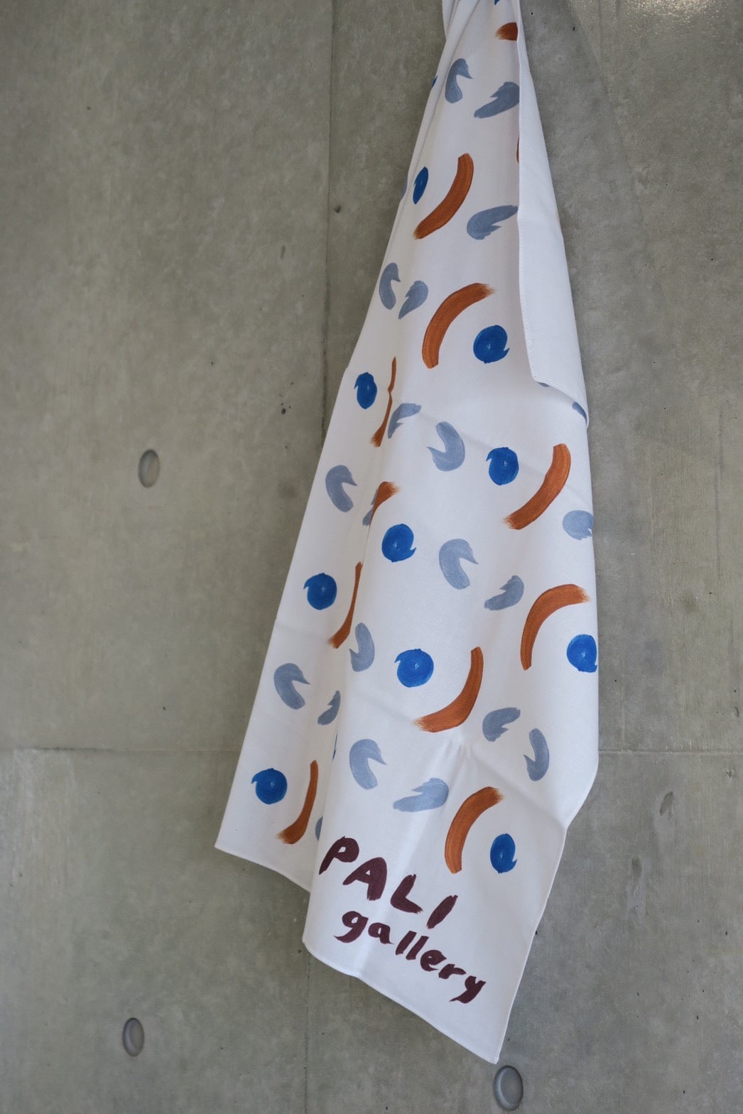 『色と内と外』 山瀬まゆみ / PALI GALLERY 風呂敷き