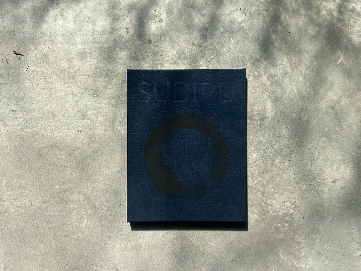【 特装版 】作品集「 SUDIRU 」岡本恵昭・新城大地郎 ( ドローイング限定ボックス / シルクスクリーン作品 / サイン付作品集 )